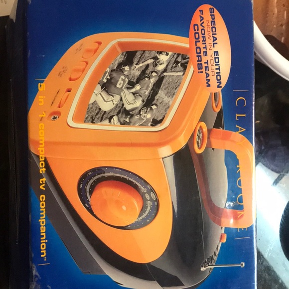 ClayBrooke 5 in 1 tv companion - Picture 2 of 6